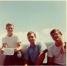 3friends.jpg (15832 bytes)